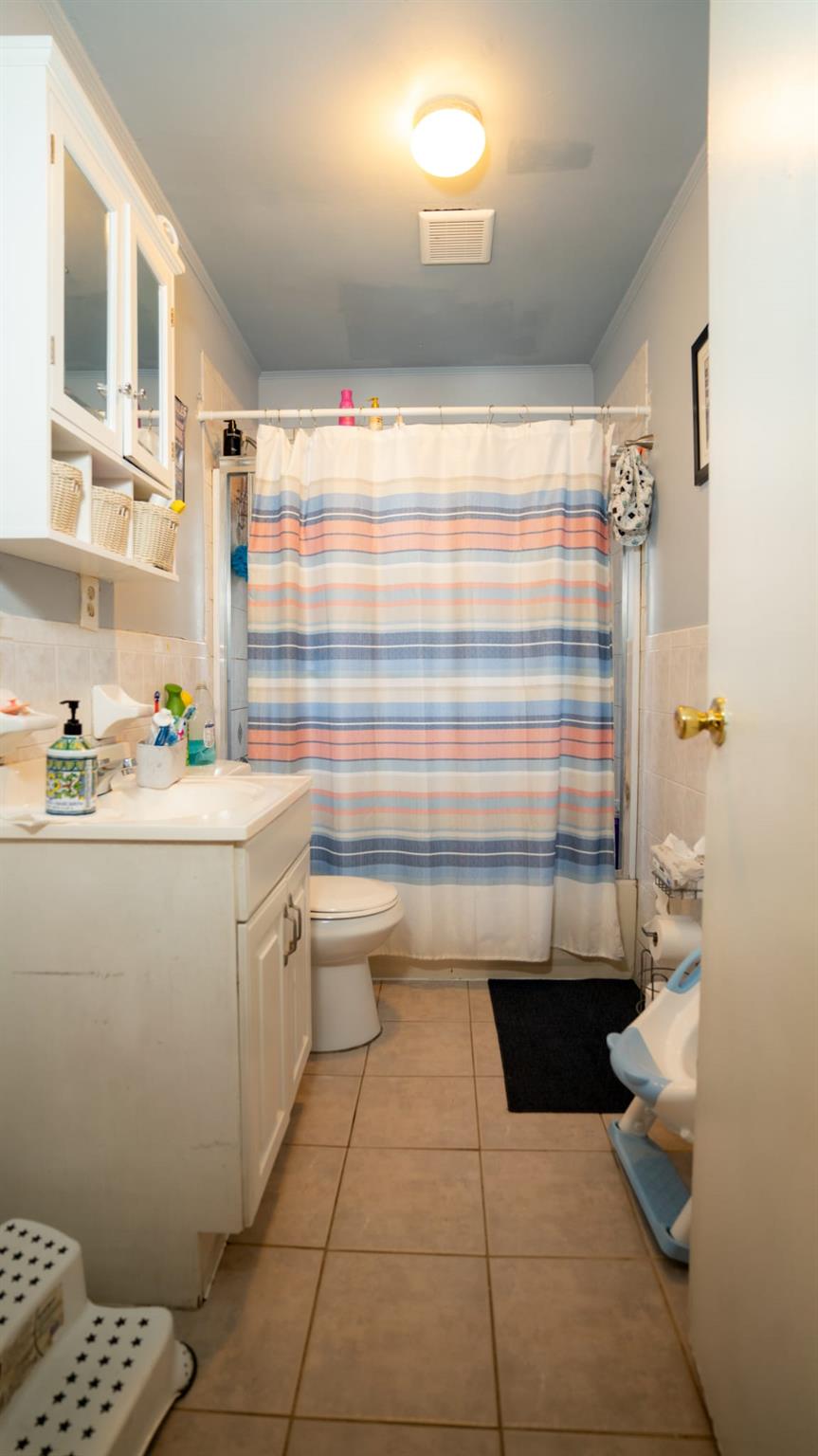 44 Massachusetts Avenue, Bay Shore, New York image 13