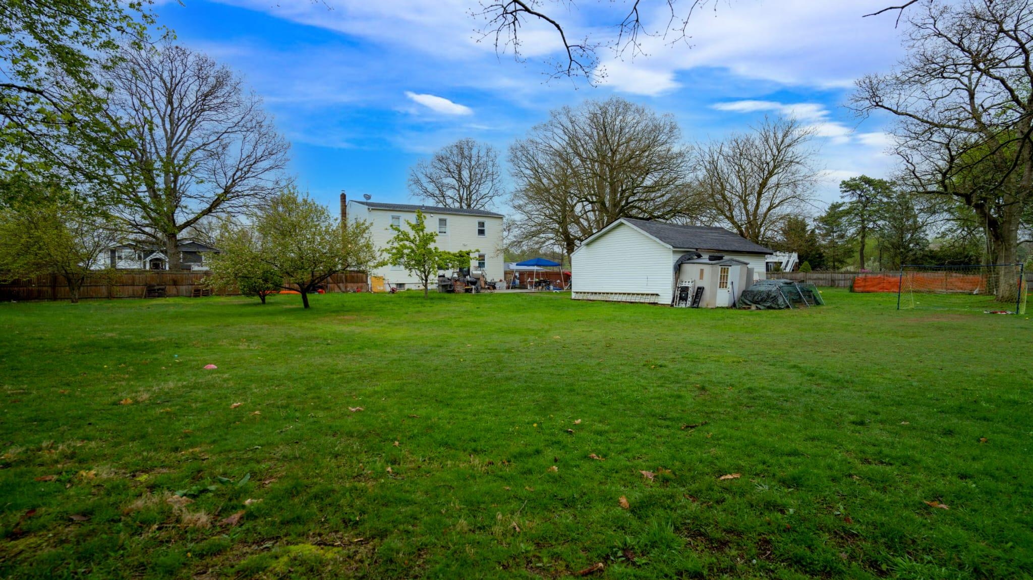 44 Massachusetts Avenue, Bay Shore, New York image 4