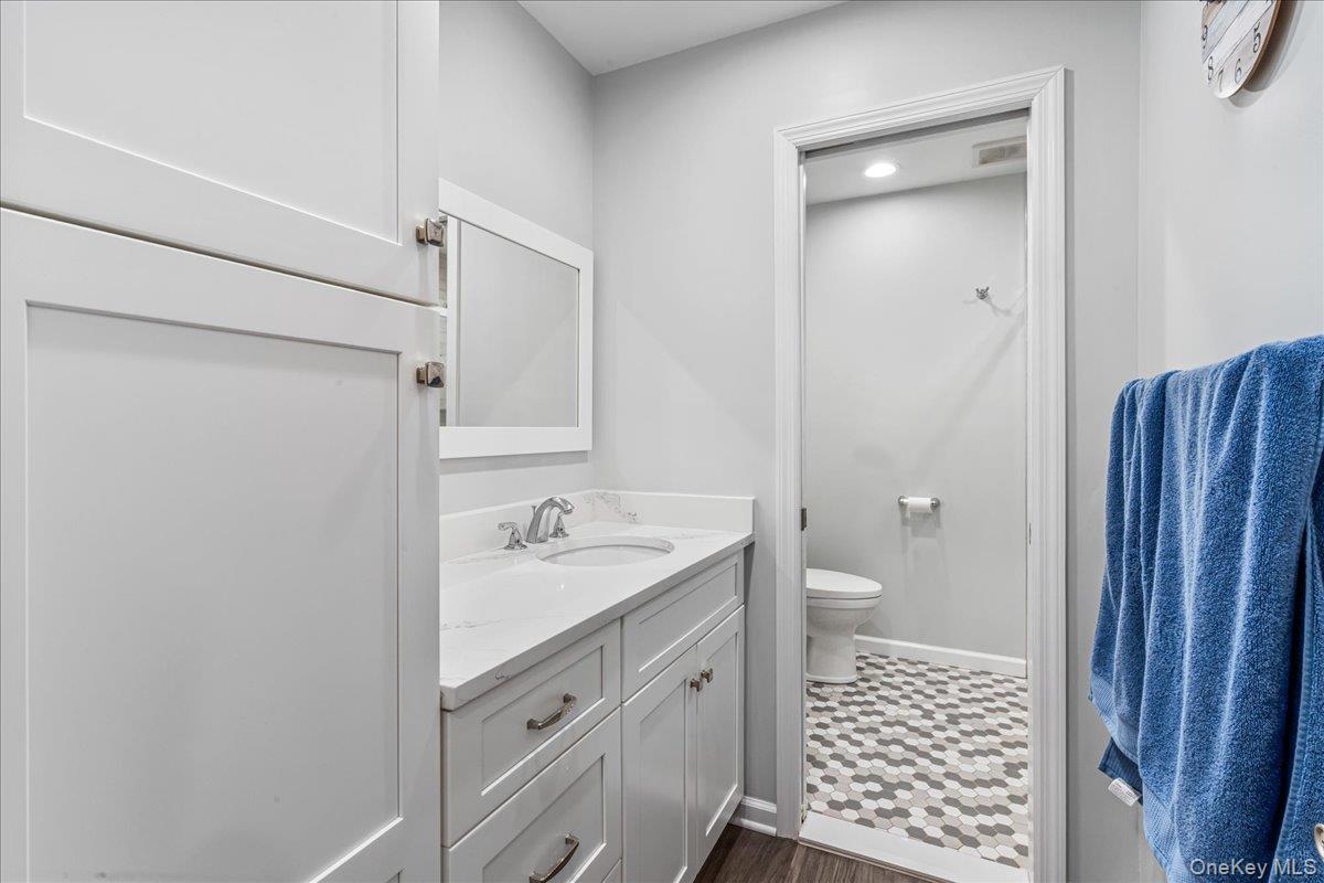 150 POINTE CIR N 150