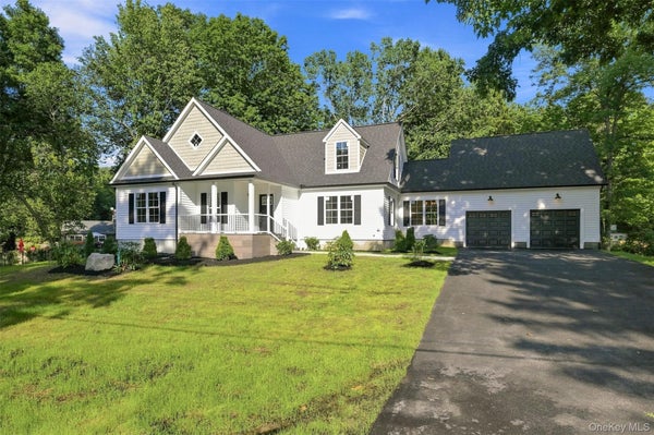 34 INNIS AVE, NEWBURGH, NY 12550 - Image d858ba885d0a2aeee79f48b35c812bdb/3176638657