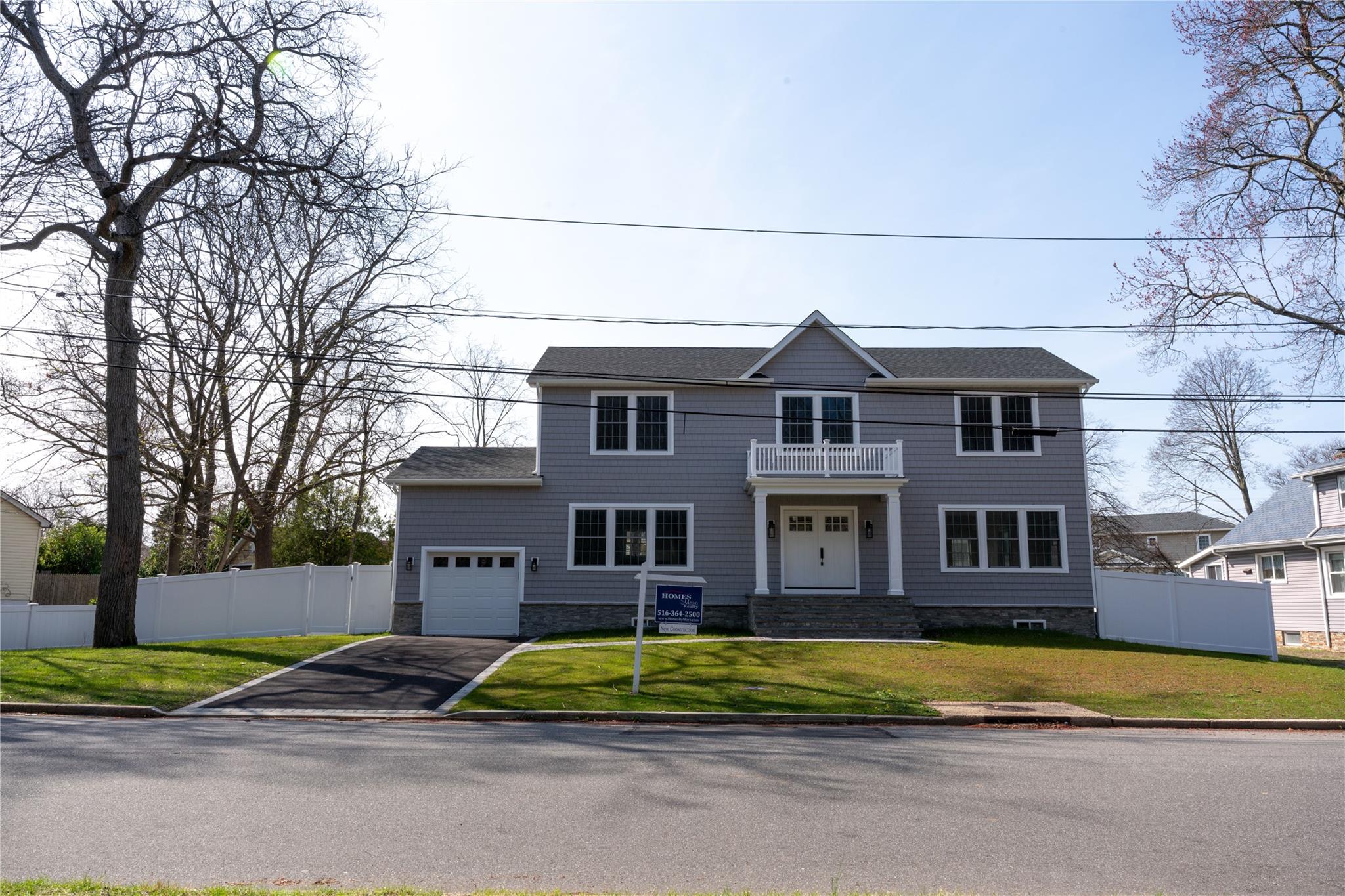 434 Lakeview Road, Bellmore, New York image 1