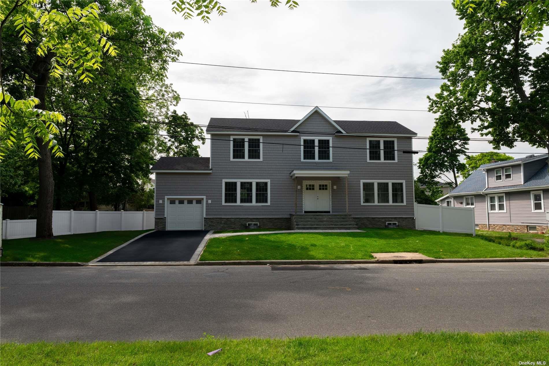 434 Lakeview Road, Bellmore, New York image 1