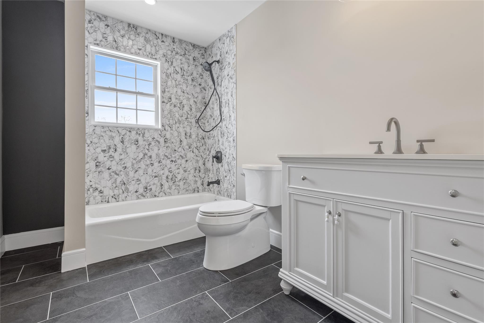 434 Lakeview Road, Bellmore, New York image 18