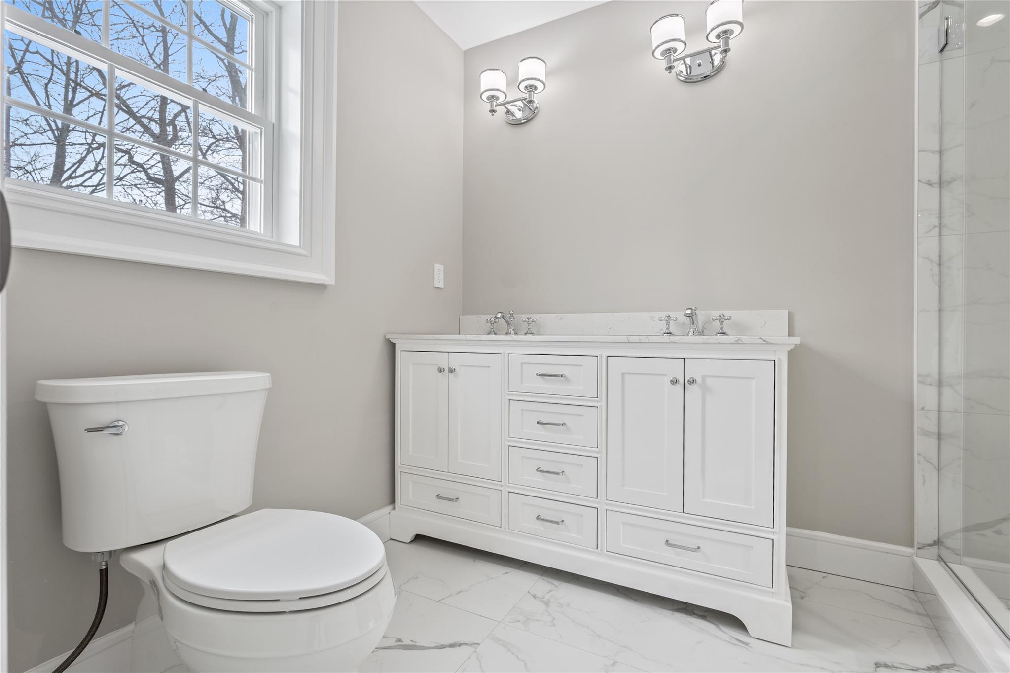 434 Lakeview Road, Bellmore, New York image 12