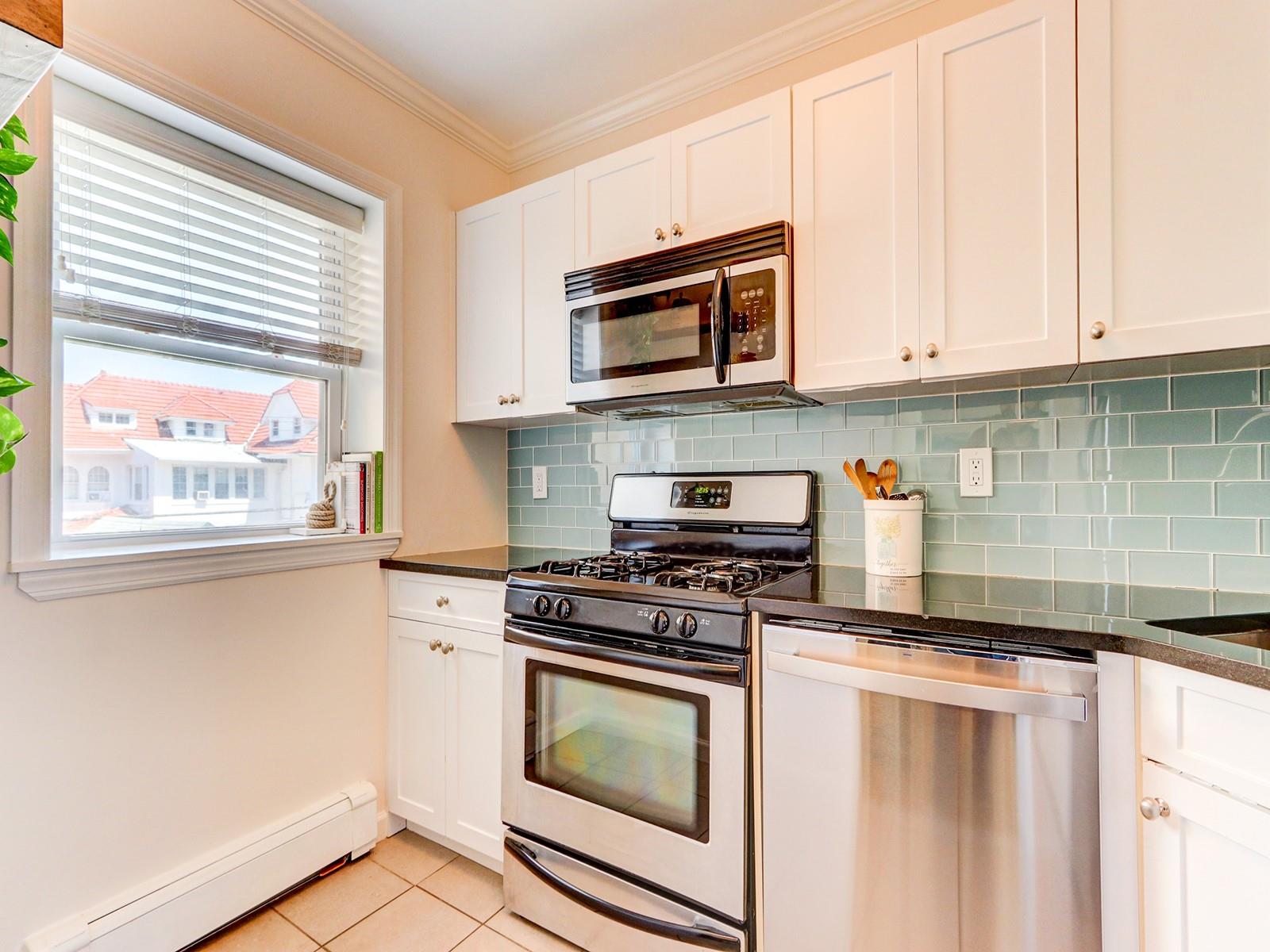 251 W W Broadway Boulevard #309, Long Beach, New York image 9
