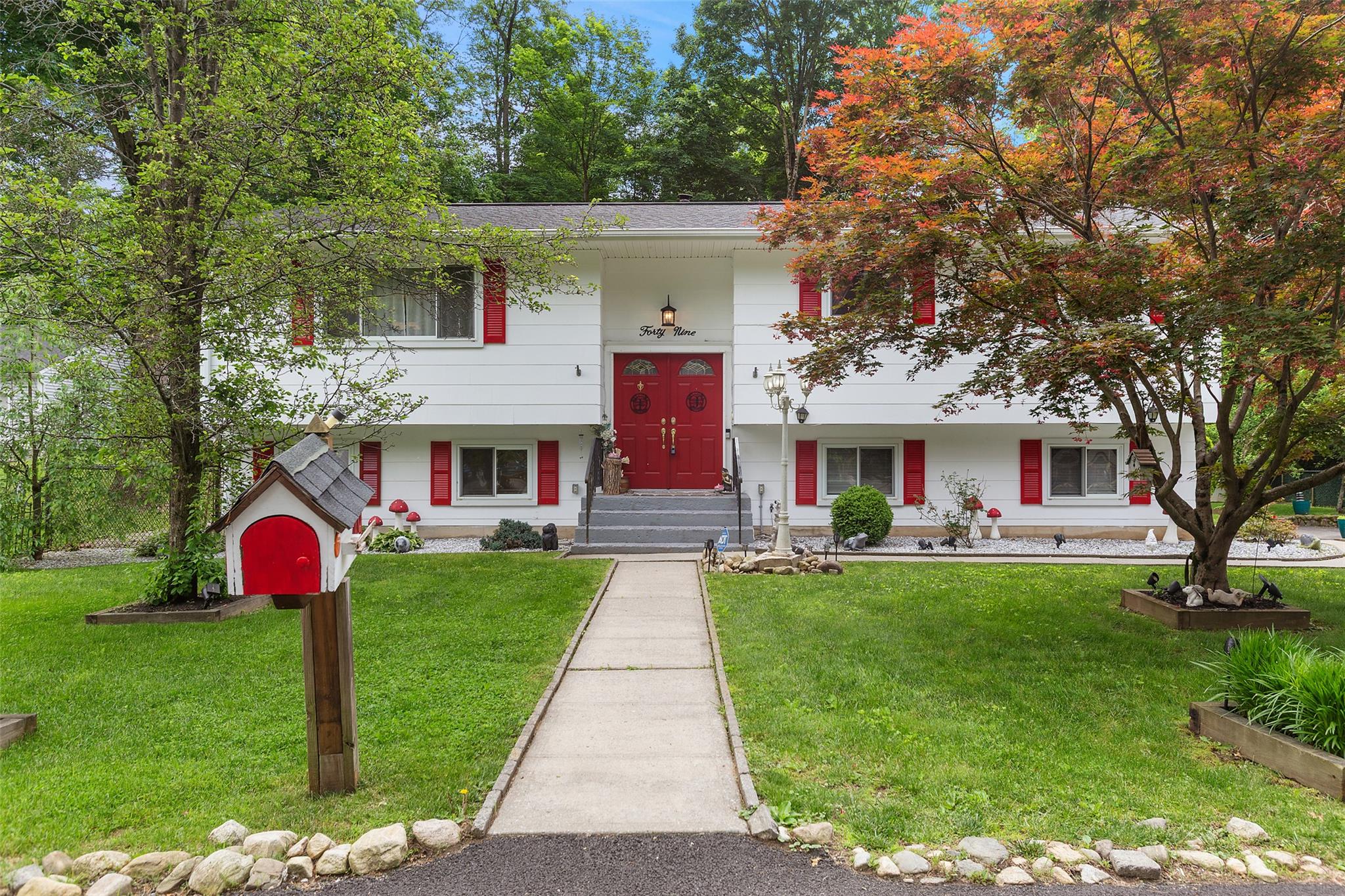 49 Sherwood Road, Cortlandt Manor, New York image 1