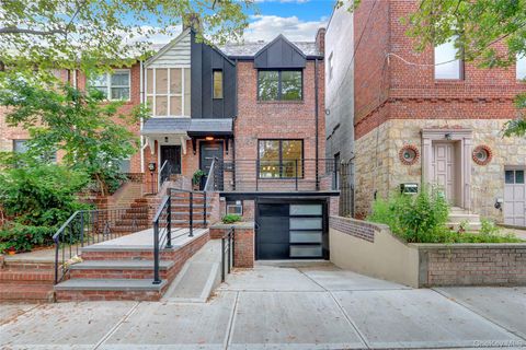 Photo of 31-59 30 Street, Astoria, NY 11106 (MLS # 900735)