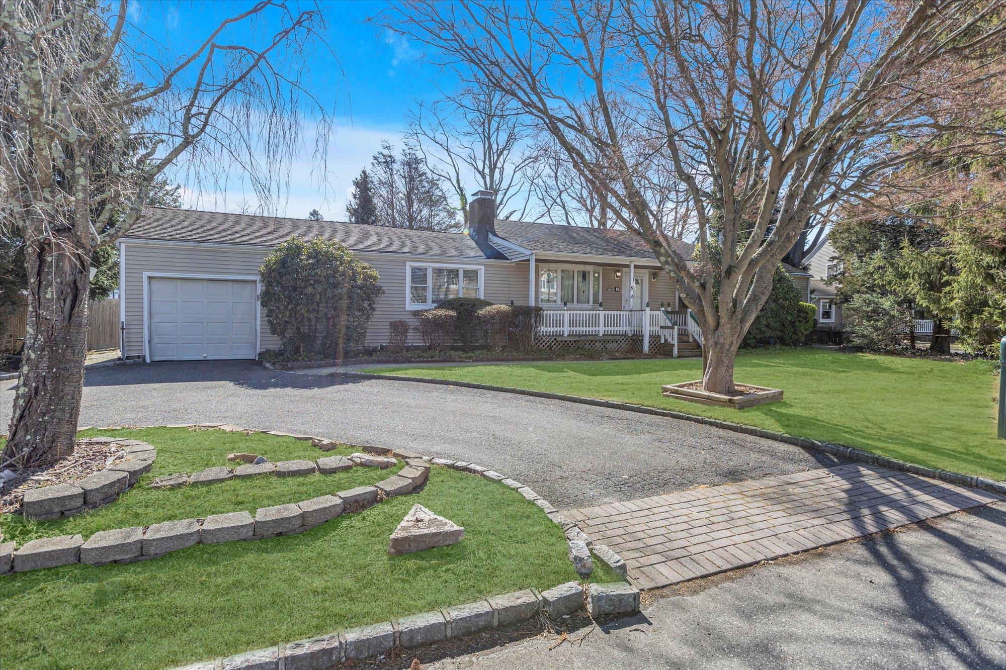 5 Shawnee Street, Centerport, New York image 24