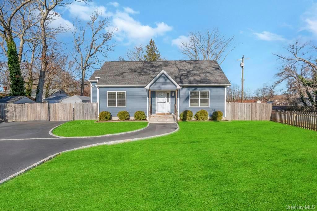 Photo of 145A Hampton Avenue, Mastic, NY 11950 (MLS # 952220)