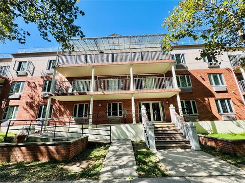 Photo of 64-34 Grand Central Parkway #1E, Forest Hills, NY 11375 (MLS # 921159)