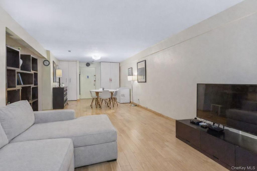 Photo of 14205 Roosevelt Avenue #339, Flushing, NY 11354 (MLS # 964895)