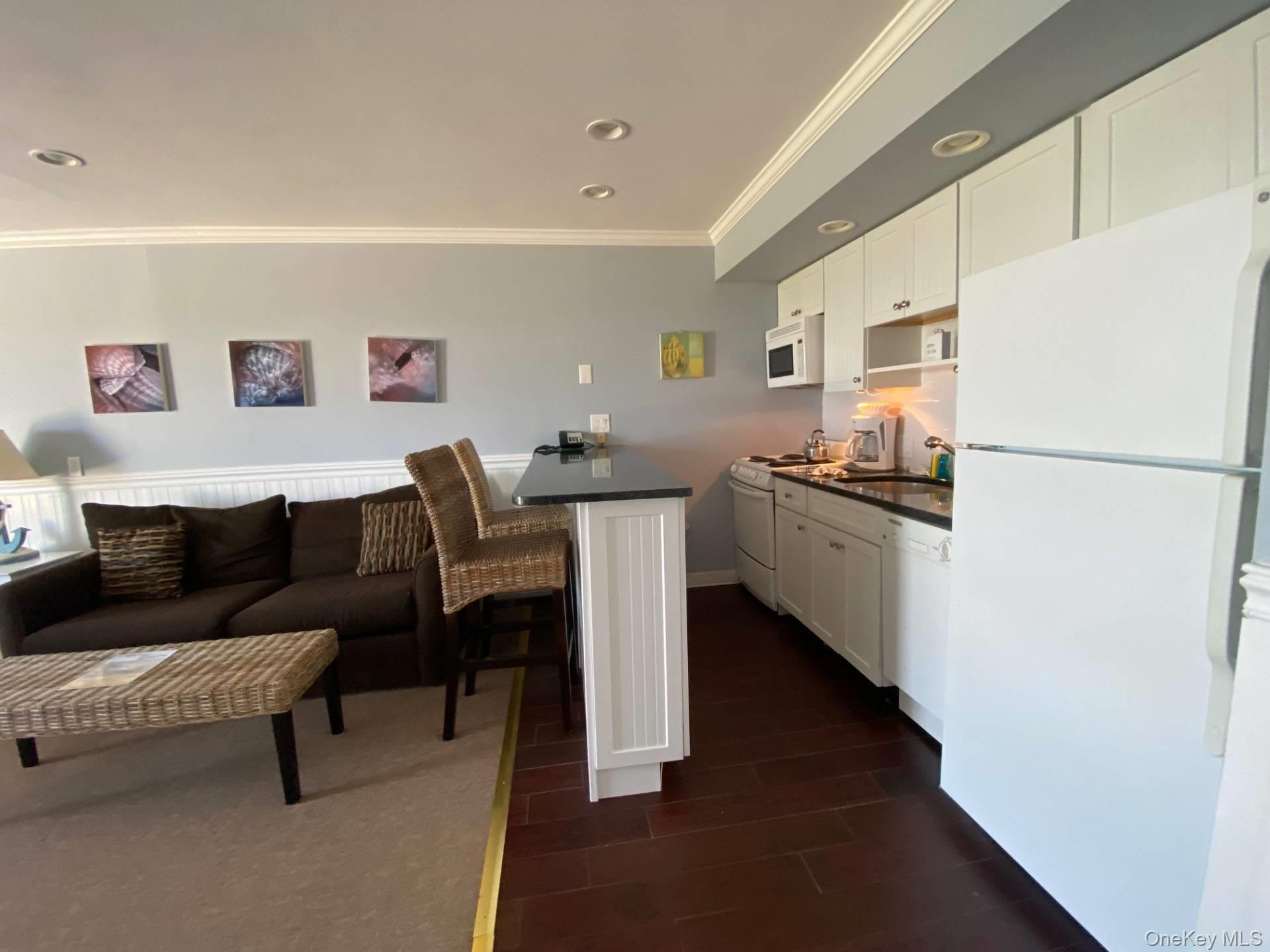 727 Old Montauk Highway 224