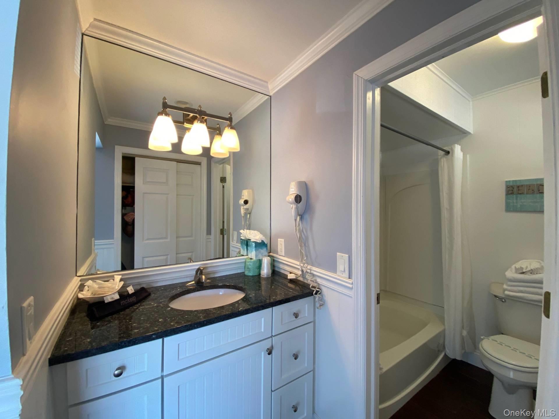 727 Old Montauk Highway 224