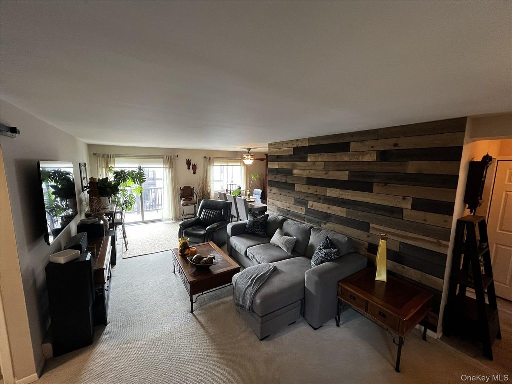 Photo of 14 Skyline Drive #15, Fishkill, NY 12524 (MLS # 991573)