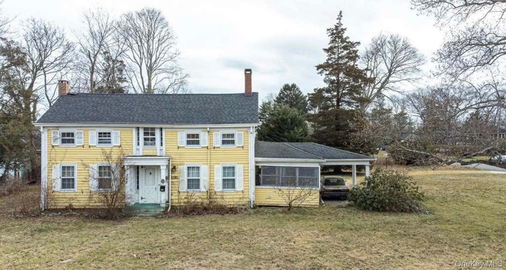 Photo of 362 Middle Road, Bayport, NY 11705 (MLS # 1041740)