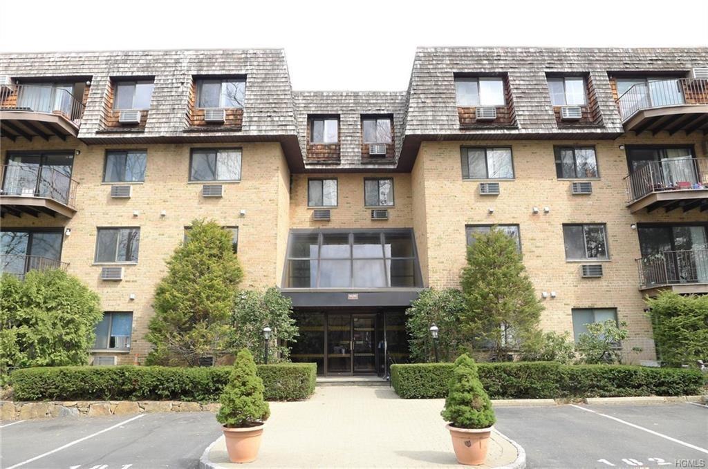 Rental Property at Central Park Avenue 5209, Scarsdale, New York - Bedrooms: 2 
Bathrooms: 2 
Rooms: 5  - $4,200 MO.