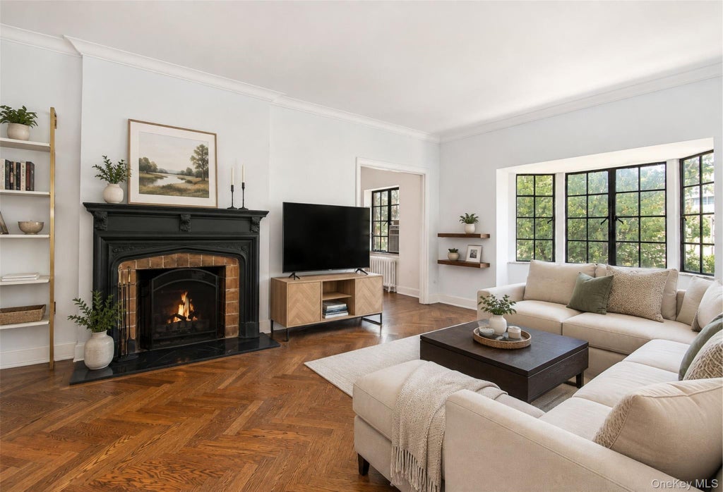 Photo of 915 Wynnewood Road #G4, Pelham, NY 10803 (MLS # 1044882)