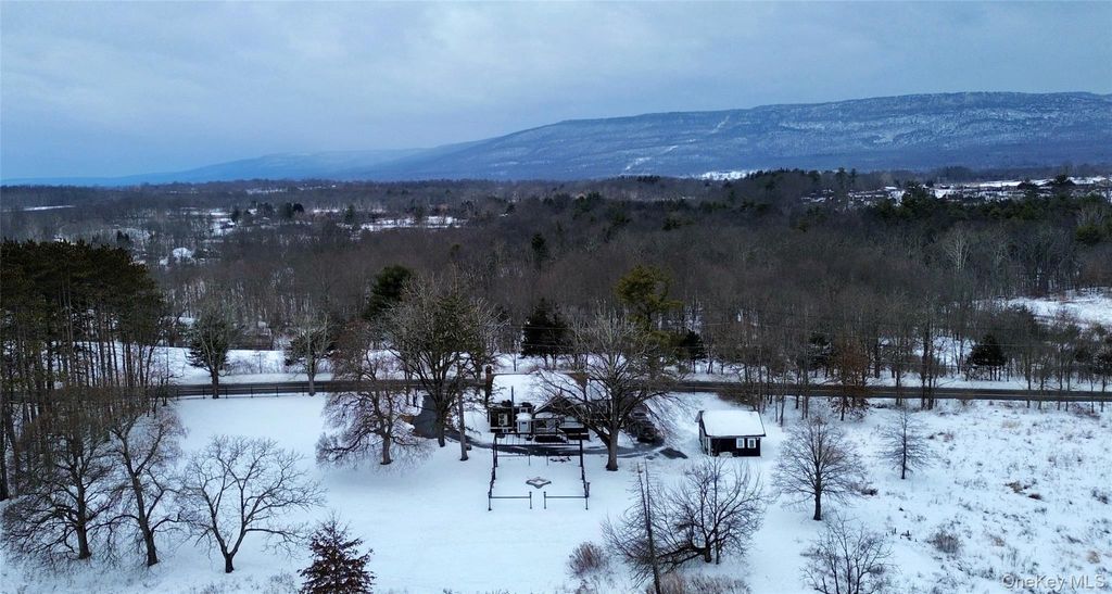 Photo of 1091 Albany Post Road, Gardiner, NY 12525 (MLS # 961505)