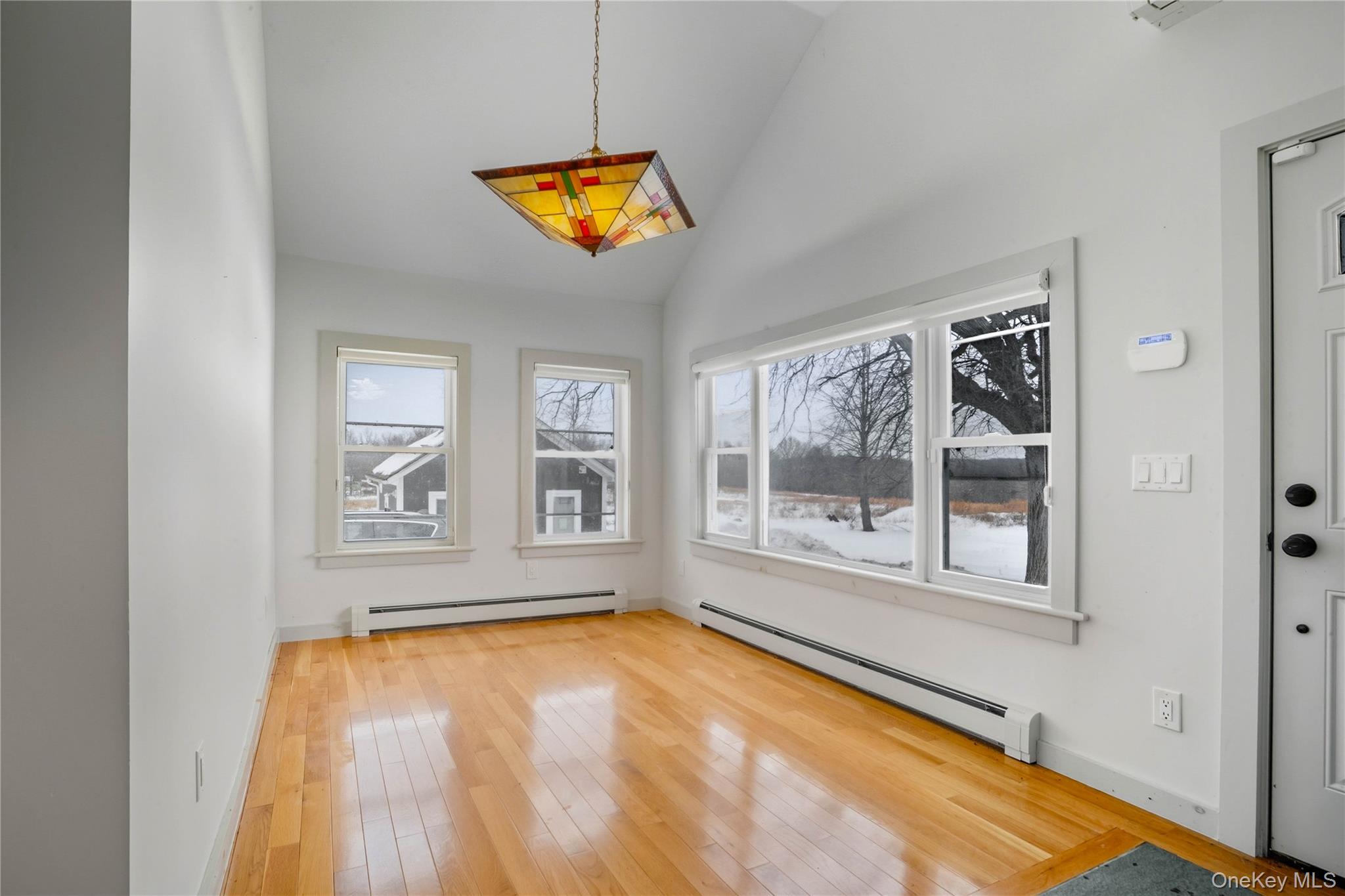 1091 Albany Post Road