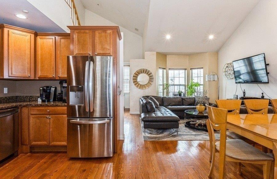 141 Spring Drive, East Meadow, New York image 4