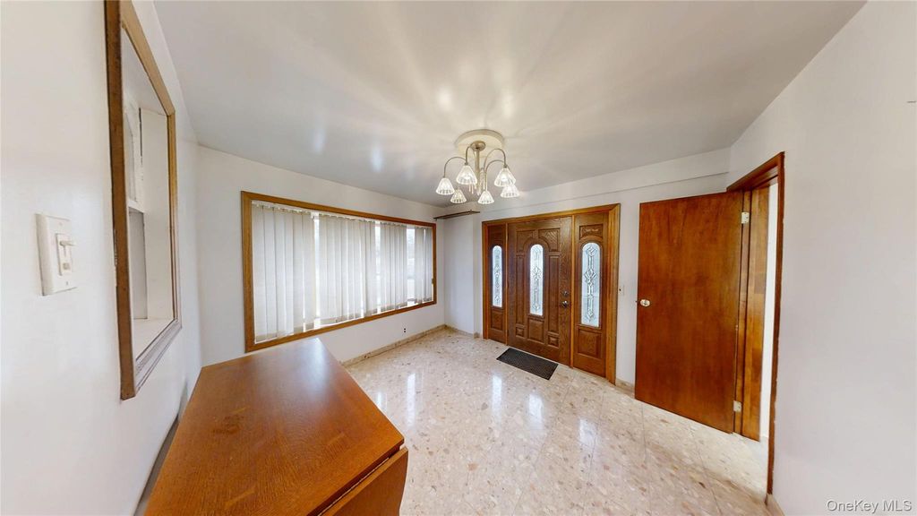 Photo of 217 Lincoln Avenue, Rockville Centre, NY 11570 (MLS # 964530)