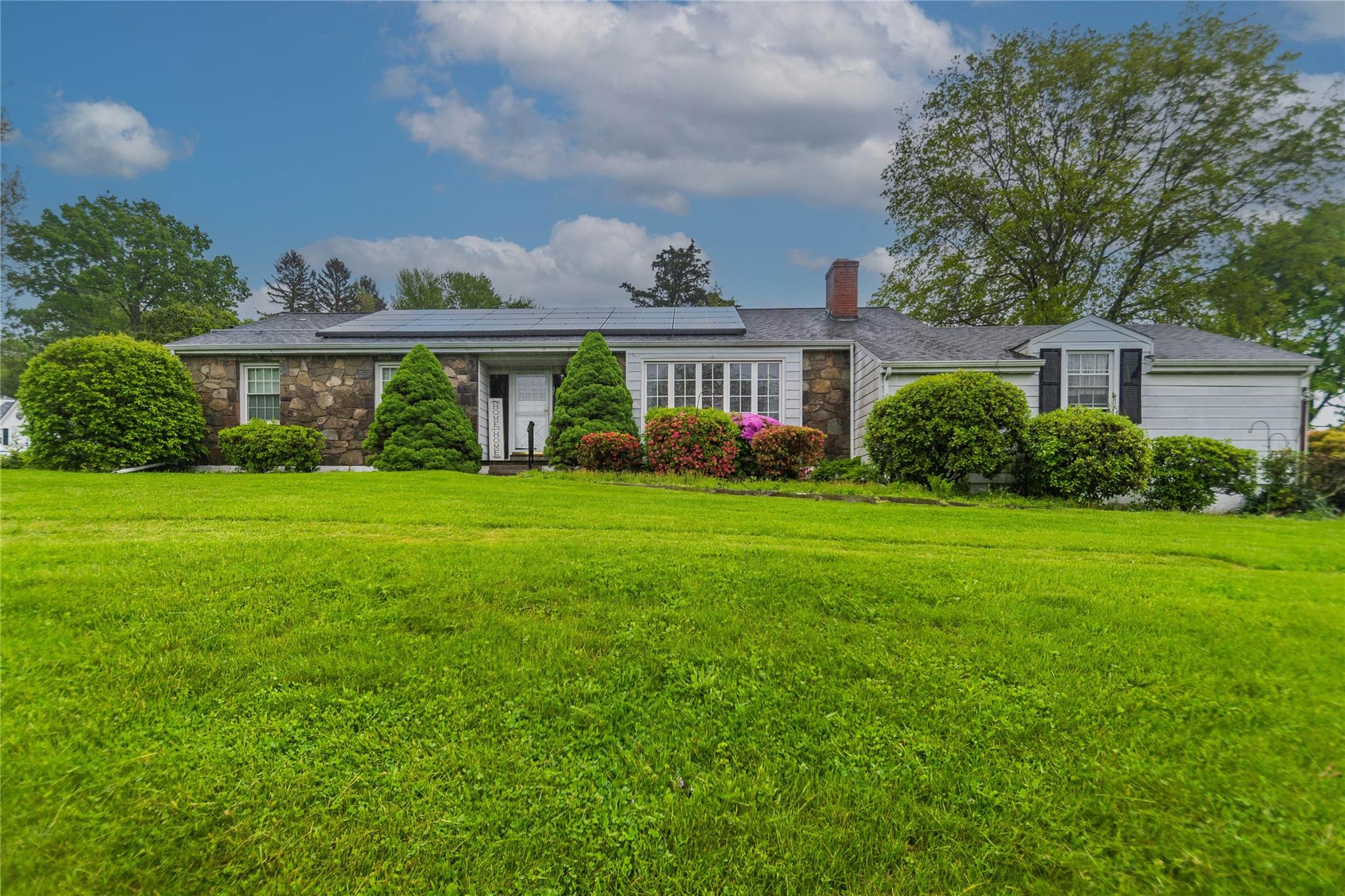 Rental Property at Clover Hill Drive, Poughkeepsie, New York - Bedrooms: 3 
Bathrooms: 2 
Rooms: 7  - $4,150 MO.
