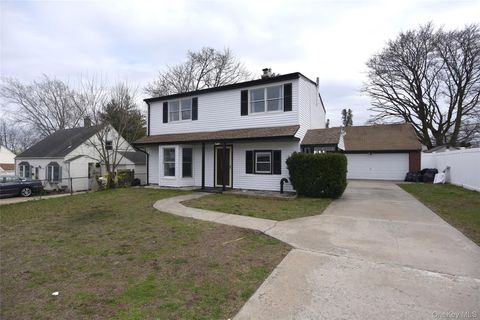 130 Balsam Lane Levittown NY 11756