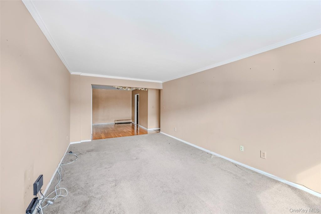 Photo of 124 South Park Ave Ave #2-S, Rockville Centre, NY 11570 (MLS # 959823)