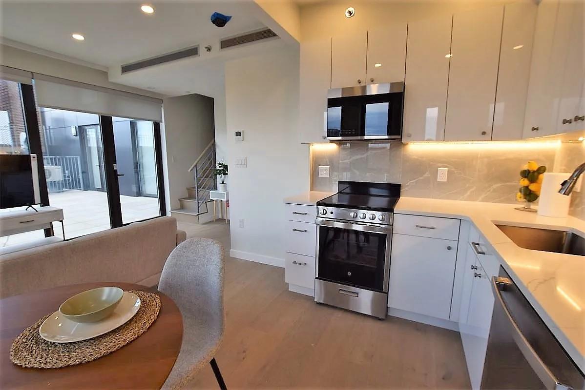 Rental Property at 44th Street 7C, Sunnyside, Queens, NY - Bedrooms: 1 
Bathrooms: 1 
Rooms: 3  - $4,287 MO.