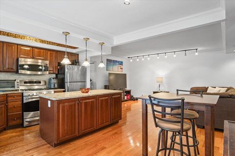 81 Edwards Street T Roslyn Heights NY 11577