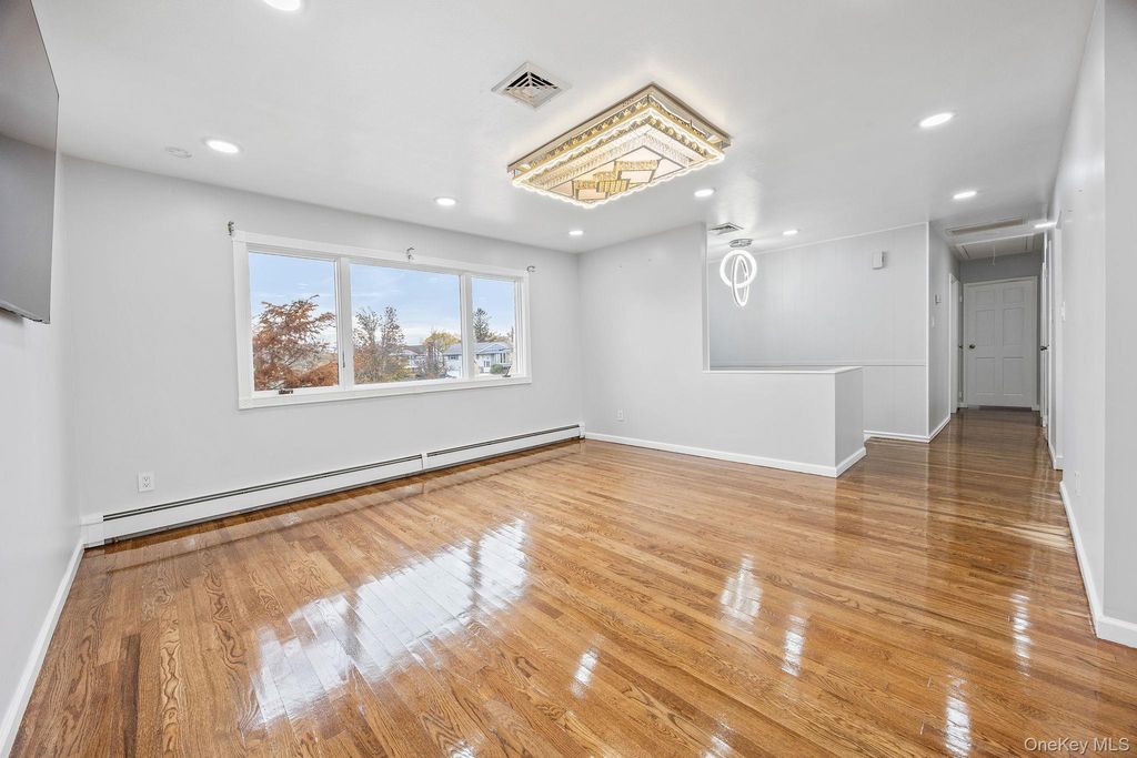 Photo of 14 Hilton Court, Hicksville, NY 11801 (MLS # 967430)