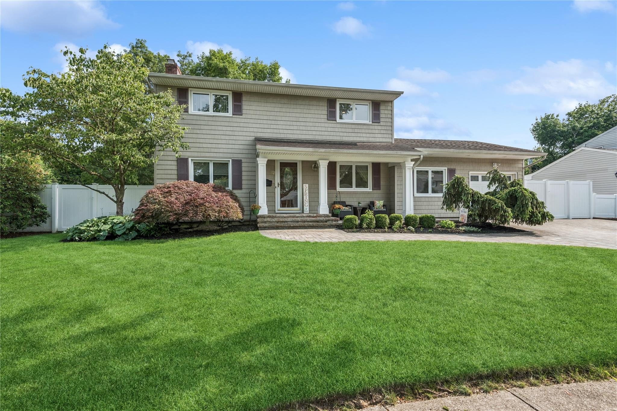 Property for Sale at Shelton Court, Commack, Hamptons, NY - Bedrooms: 3 
Bathrooms: 2  - $799,999