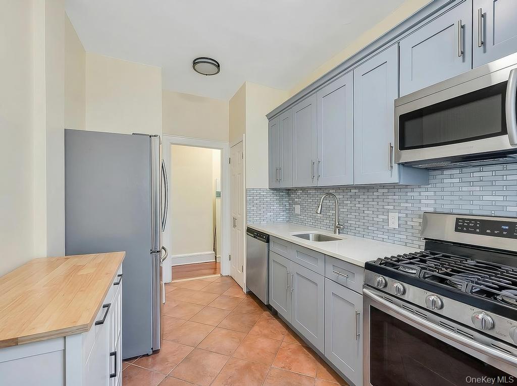 83-64 Talbot Street 3A
