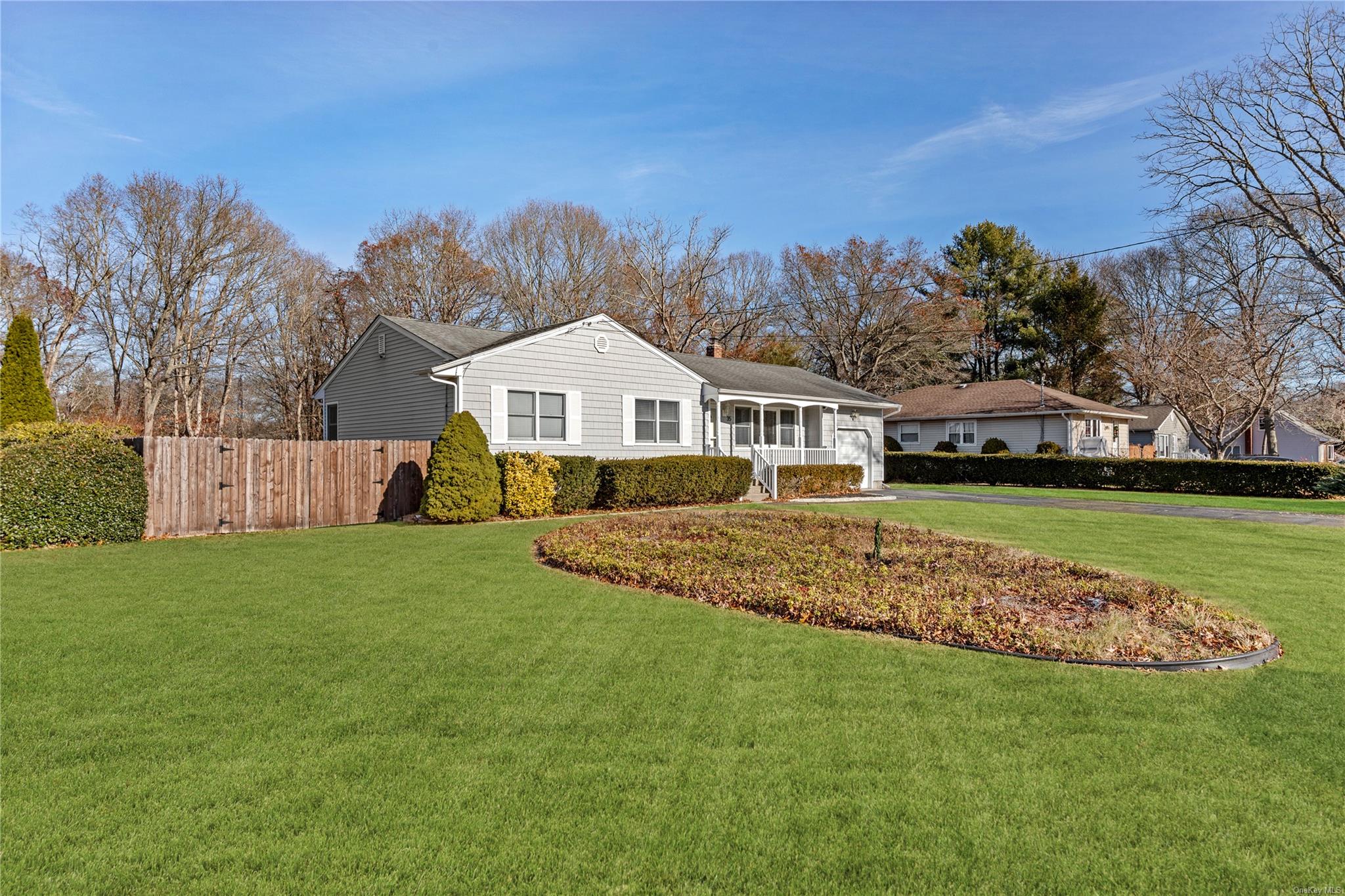 35 Kilroy Drive, Mastic, New York image 17