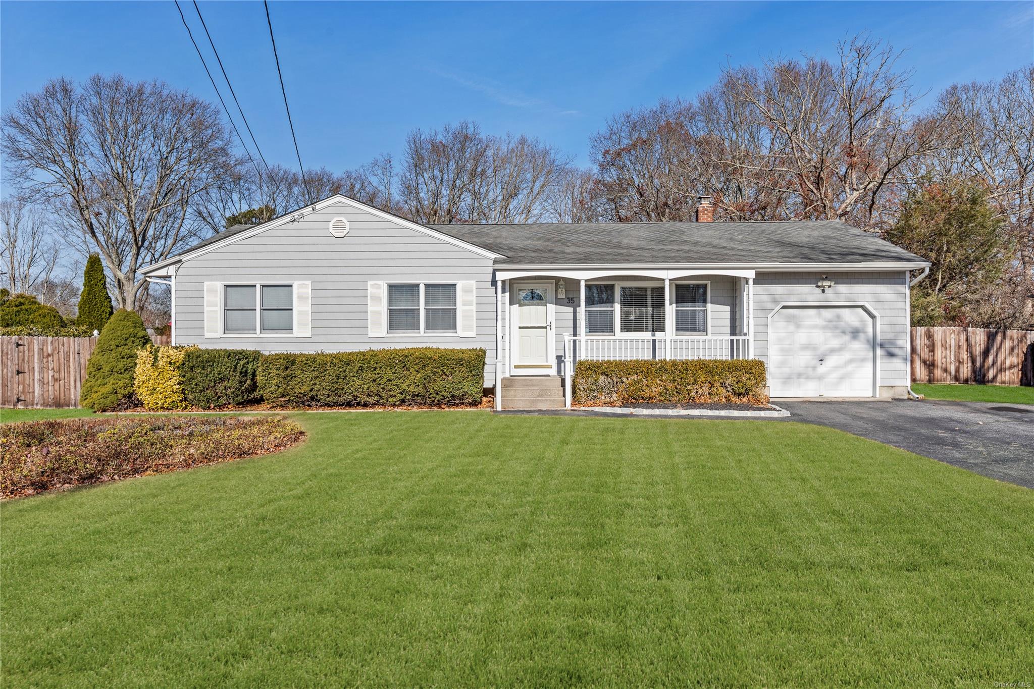 35 Kilroy Drive, Mastic, New York image 2