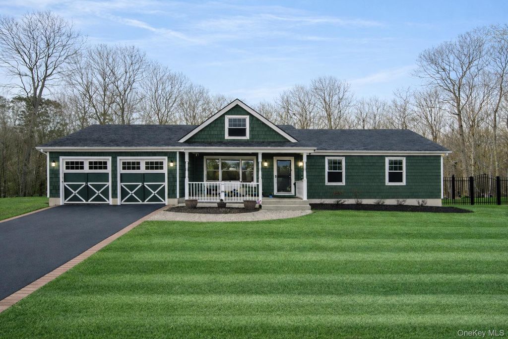 Photo of 14 Belvoir Court, Ridge, NY 11788 (MLS # 983847)