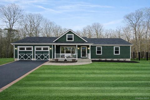 Photo of 14 Belvoir Court, Ridge, NY 11788 (MLS # 983847)