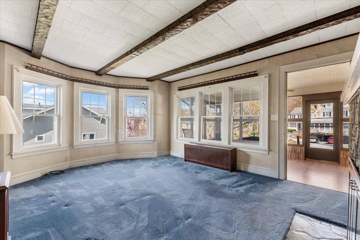 Huntington Bay, New York 11743, United States, 3 Bedrooms Bedrooms, ,1 BathroomBathrooms,Residential,Pending,118044