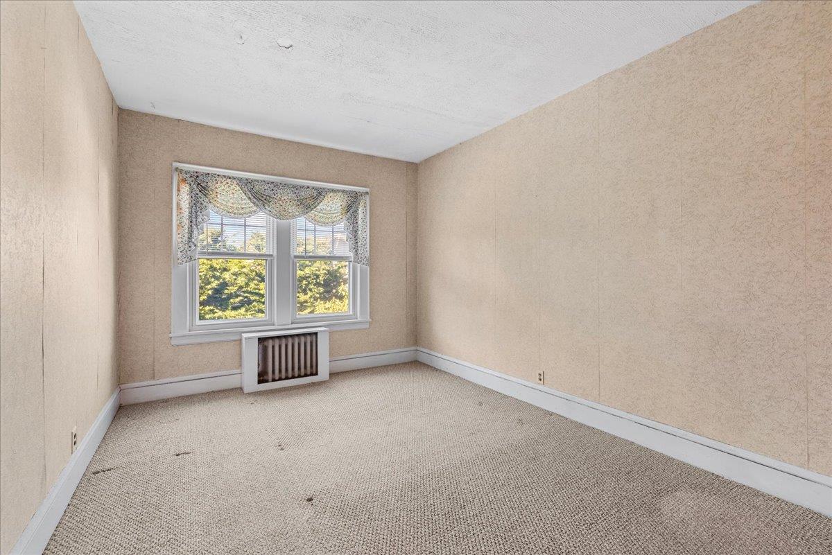 Huntington Bay, New York 11743, United States, 3 Bedrooms Bedrooms, ,1 BathroomBathrooms,Residential,Pending,118044