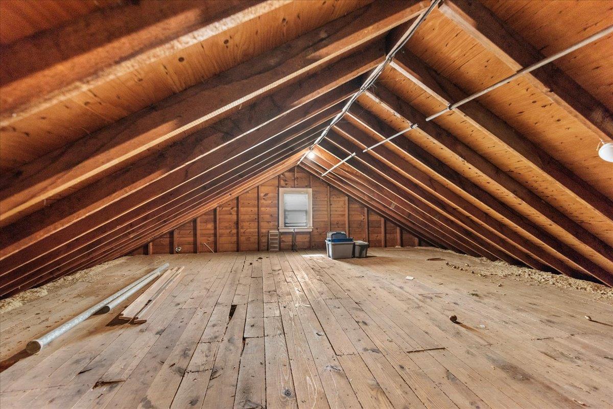 Huntington Bay, New York 11743, United States, 3 Bedrooms Bedrooms, ,1 BathroomBathrooms,Residential,Pending,118044