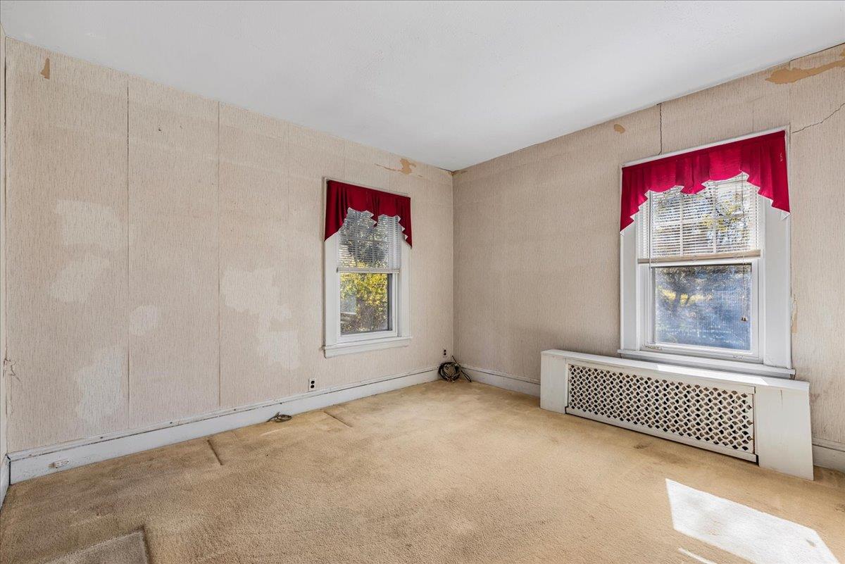 Huntington Bay, New York 11743, United States, 3 Bedrooms Bedrooms, ,1 BathroomBathrooms,Residential,Pending,118044