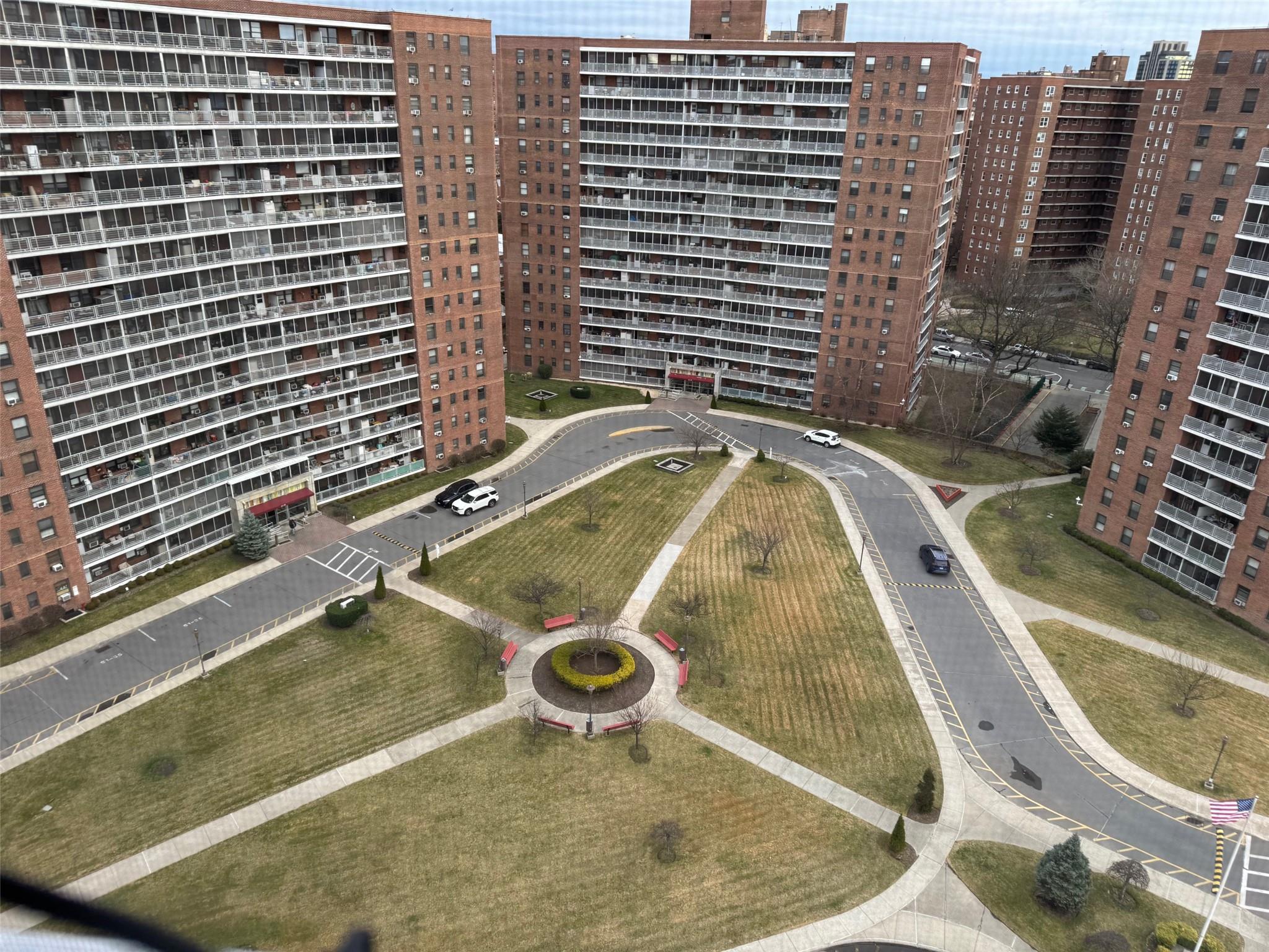 61-15 98th St #16K, Rego Park, New York image 4