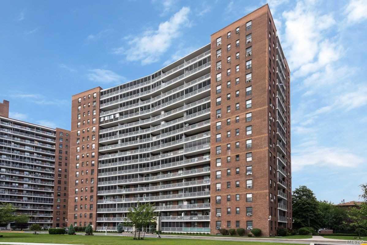 61-15 98th St #16K, Rego Park, New York image 2