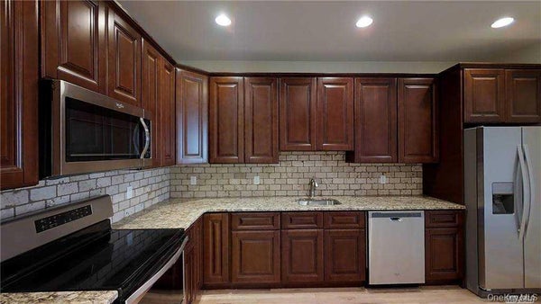 417 NEW YORK AVE # 2A, HUNTINGTON, NY 11743 - Image d8d86c9a45e16b672ccd5e7b4c0e70ea/688071284