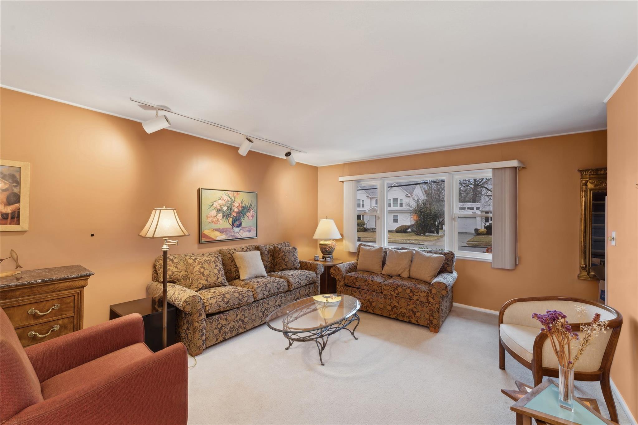 137 Arleigh Drive, Albertson, New York image 4