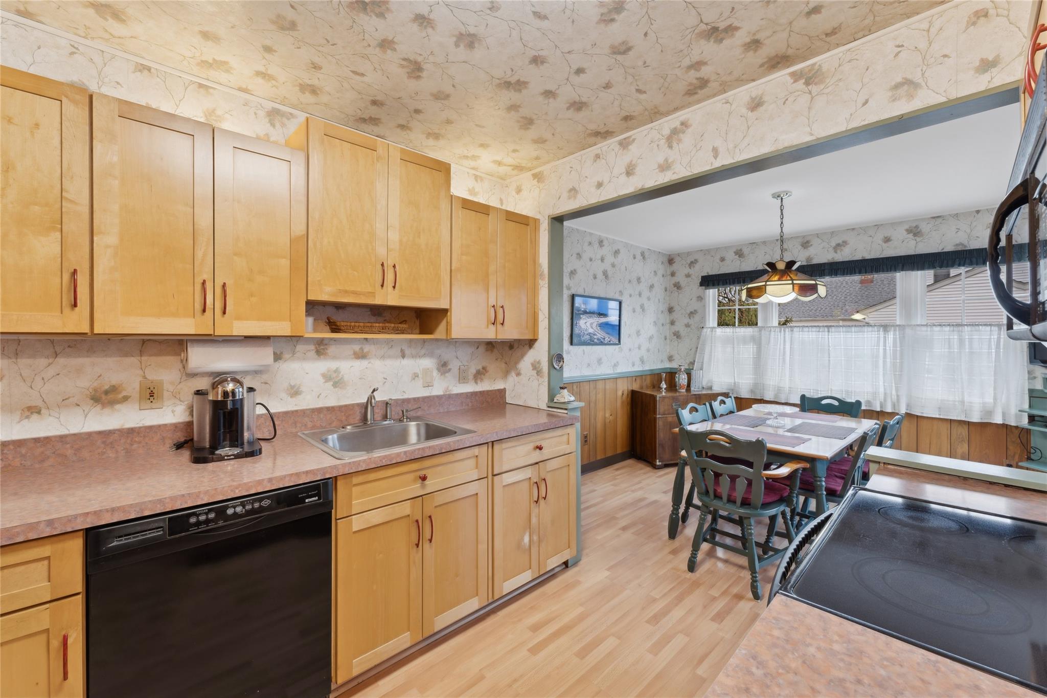 137 Arleigh Drive, Albertson, New York image 7