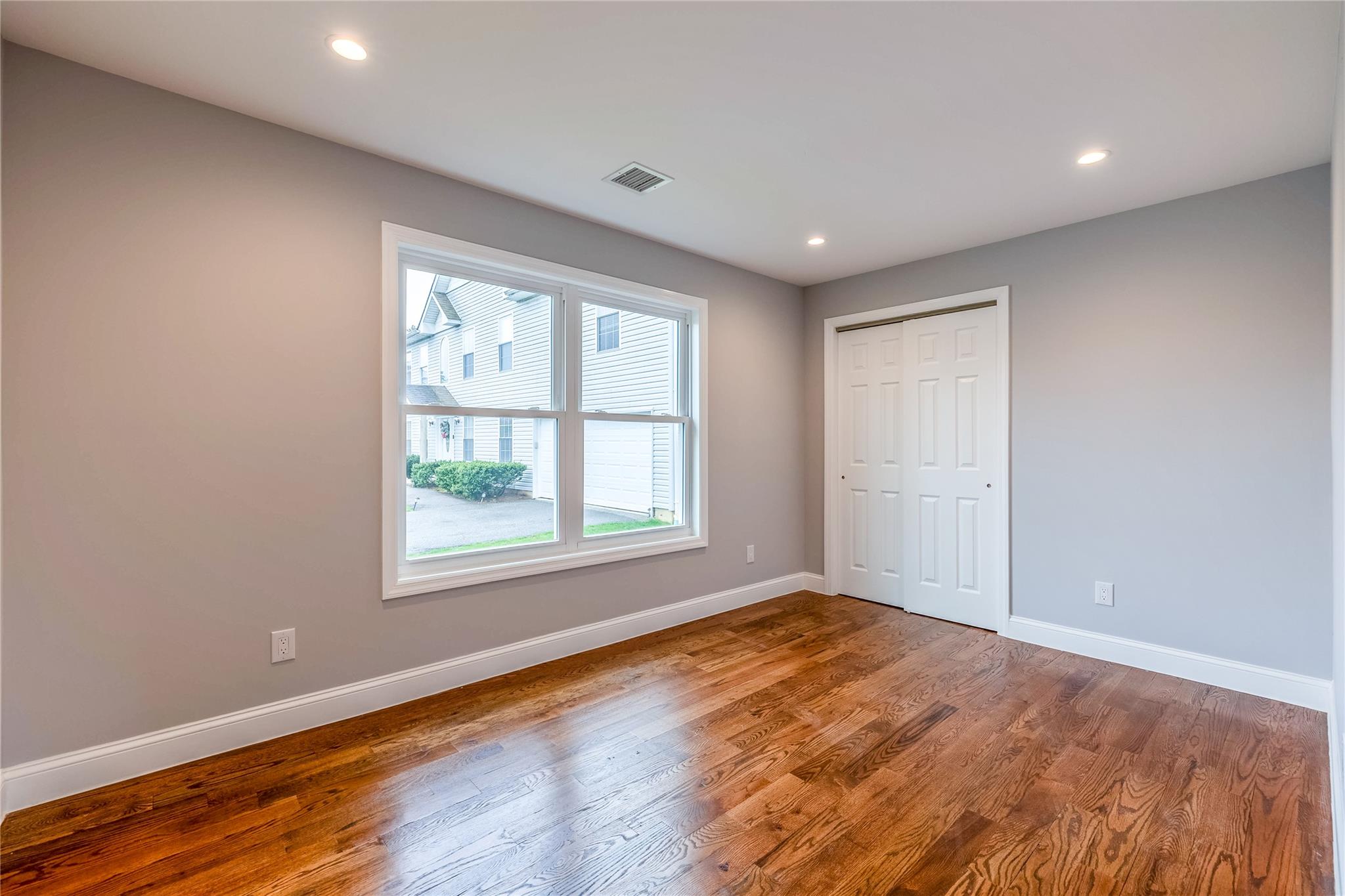 32 Grand Boulevard, Wyandanch, New York image 13