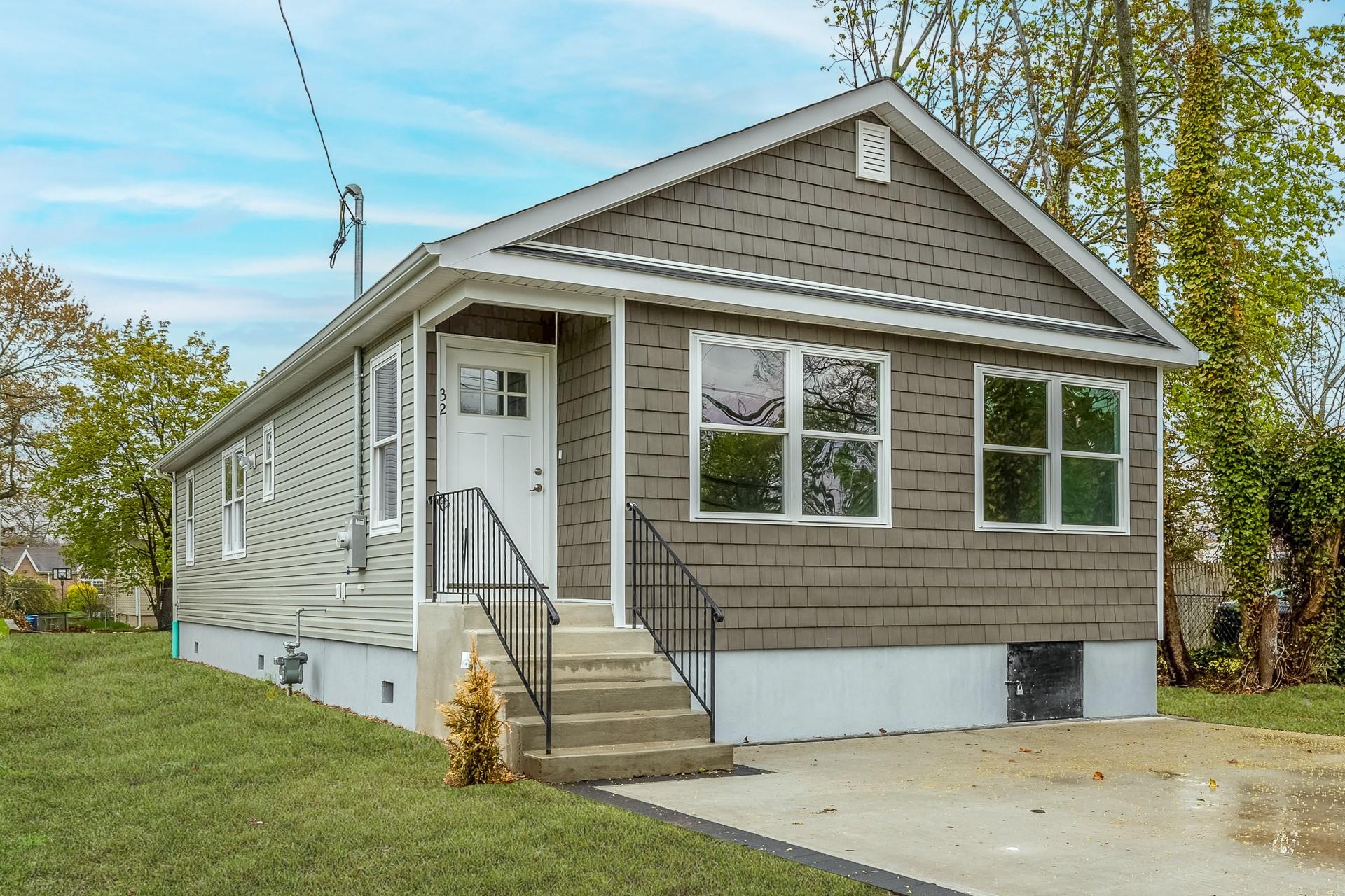 32 Grand Boulevard, Wyandanch, New York image 2