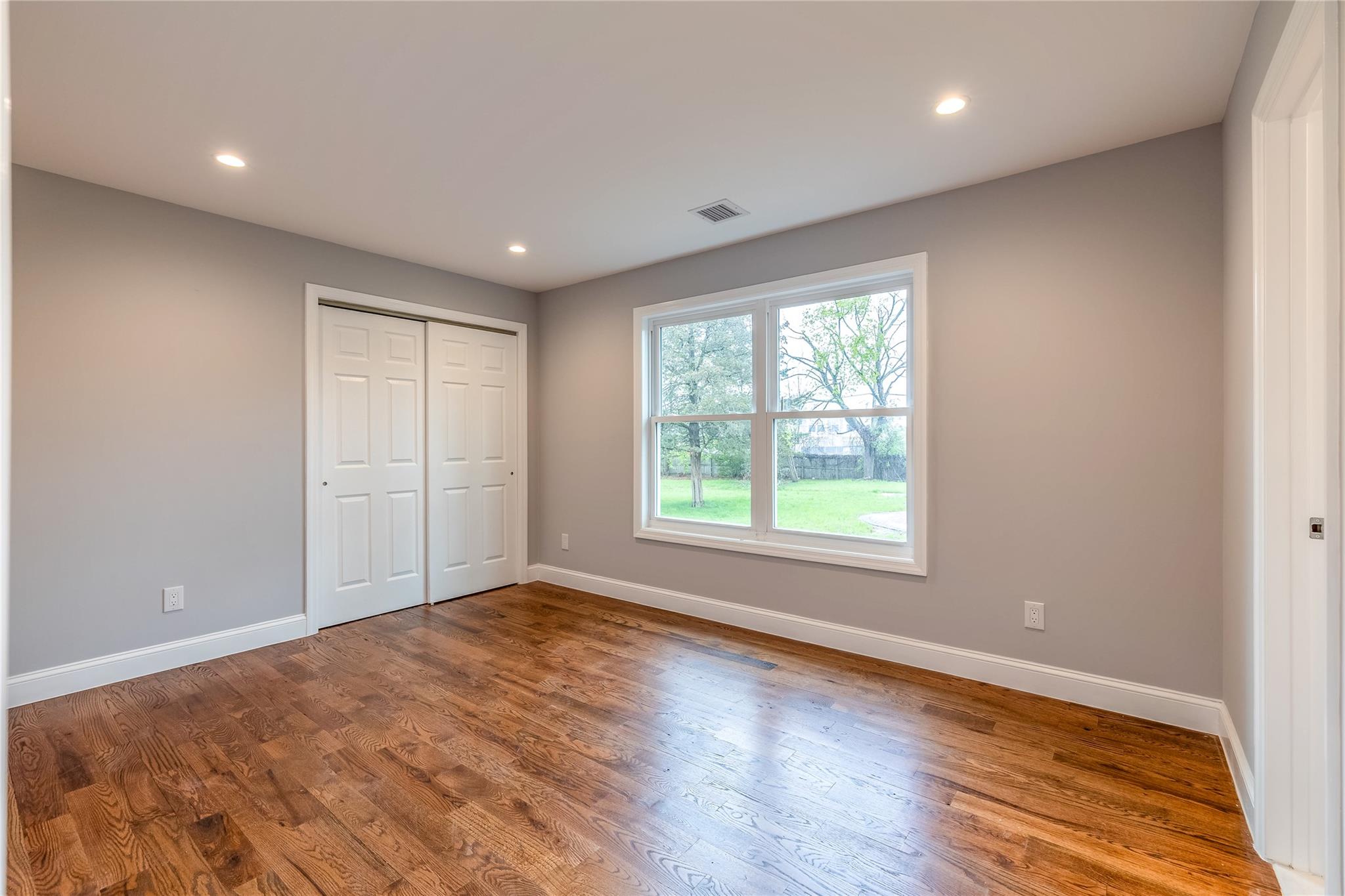32 Grand Boulevard, Wyandanch, New York image 11