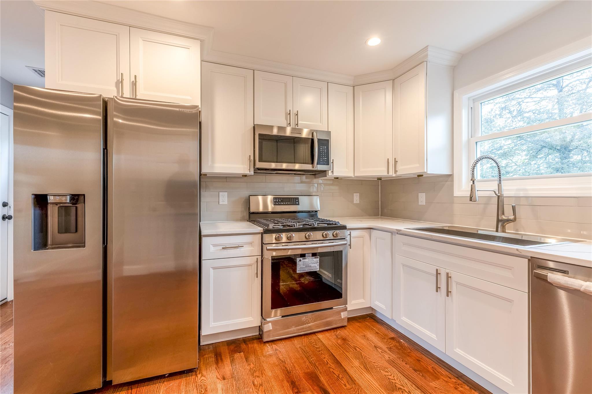 32 Grand Boulevard, Wyandanch, New York image 16